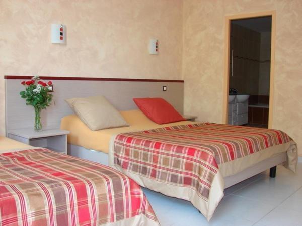 Auberge De Bonpas Logis De France Hotel Avignon Room photo